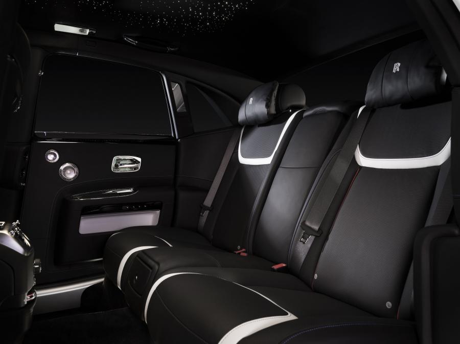 Интерьер Rolls-Royce Ghost Seoul Edition 2017 года  (фото 3 из 9)